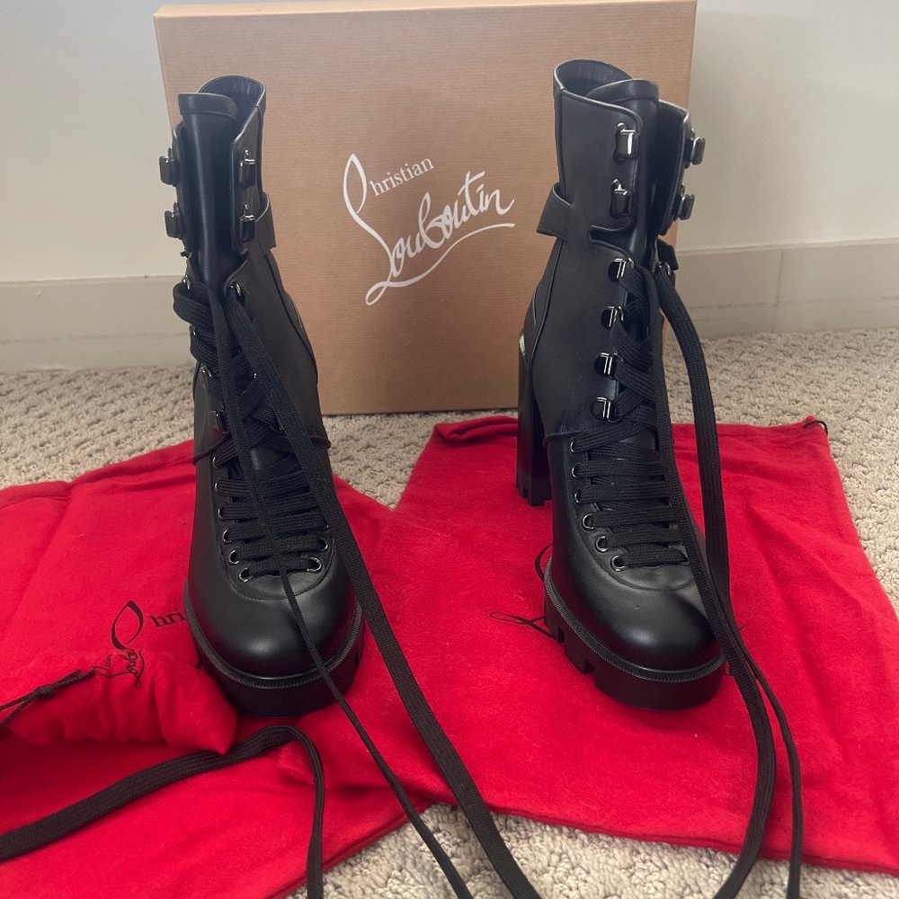 CHRISTIAN LOUBOUTIN WOMENS BOOTS